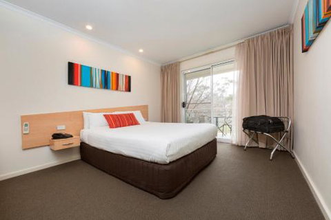 Premier Hotel & Apartments - Great Ocean Road Tourism 2