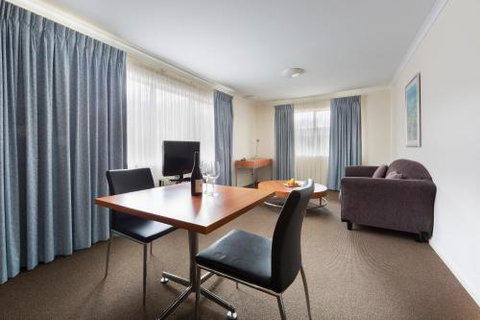 Premier Hotel & Apartments - Great Ocean Road Tourism 4
