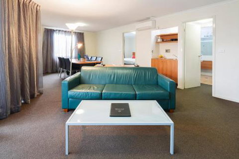 Premier Hotel & Apartments - Great Ocean Road Tourism 1