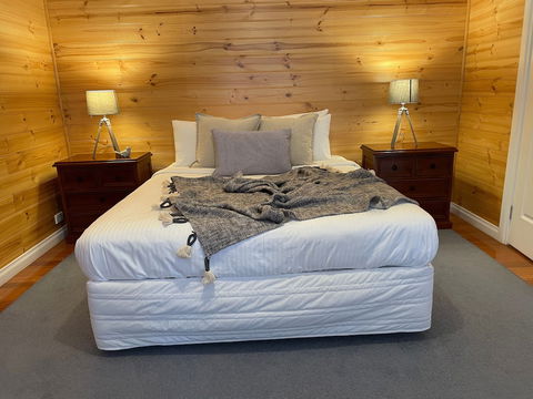 Dunes - Elegant Beach Villa With Huge Swim Spa - Great Ocean Road Tourism 3