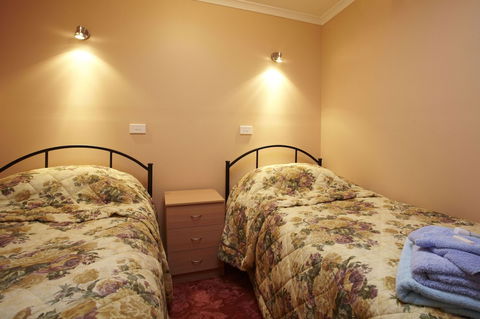 North East Rest Awhile Bed & Breakfast - Great Ocean Road Tourism 4