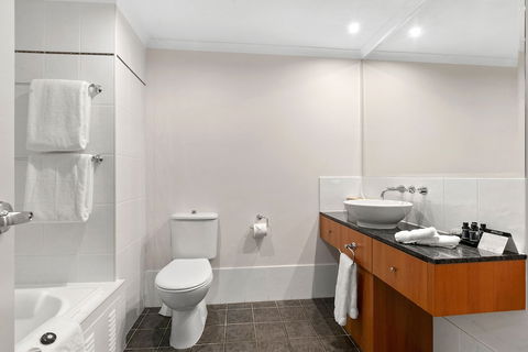 Poolside Apt In Alamanda Beachfront Resort 67 - Great Ocean Road Tourism 6