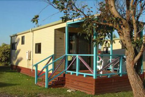Lanis On The Beach - Old Bar - Great Ocean Road Tourism 3
