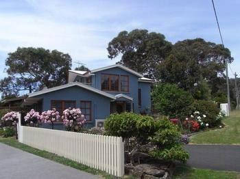 Anchlia Waterfront Cottage - Great Ocean Road Tourism 0