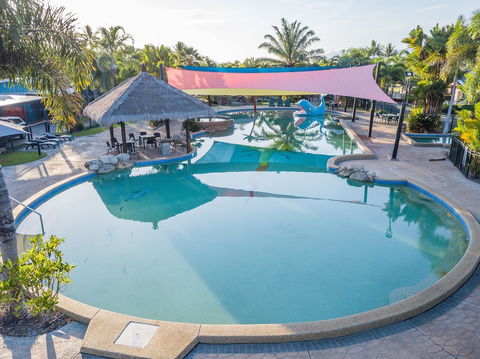 Cairns Coconut Holiday Resort - Great Ocean Road Tourism 3