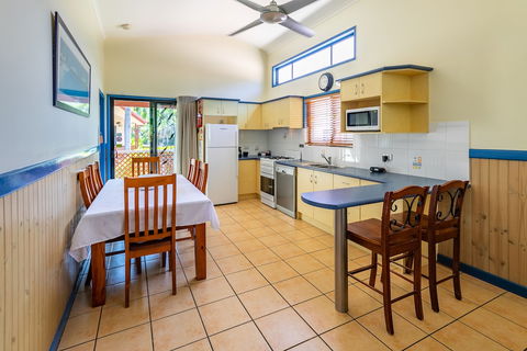 Cairns Coconut Holiday Resort - Great Ocean Road Tourism 6