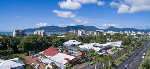 Cairns Holiday Lodge - Great Ocean Road Tourism 2