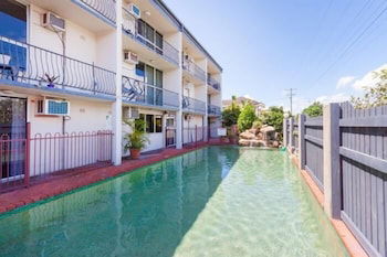 Cairns Holiday Lodge - Great Ocean Road Tourism 5