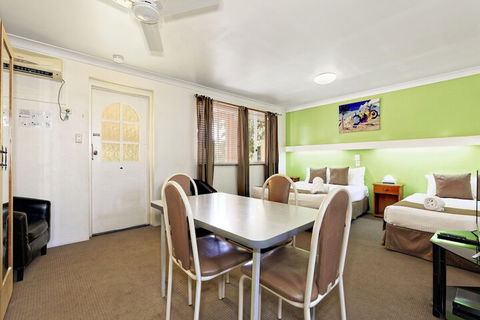 Riviera Motel Bundaberg - Great Ocean Road Tourism 5