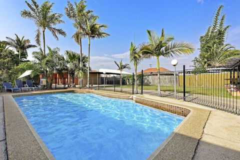 Riviera Motel Bundaberg - Great Ocean Road Tourism 3