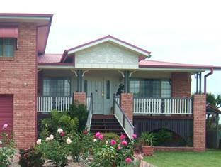 Ayr Bed & Breakfast On McIntyre - Great Ocean Road Tourism 1