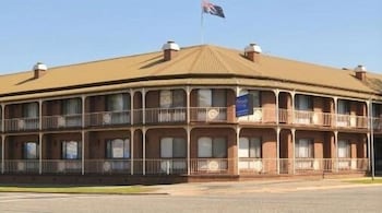Albury Townhouse Motel - Great Ocean Road Tourism 0