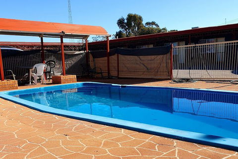 Ardeanal Motel West Wyalong - Great Ocean Road Tourism 2
