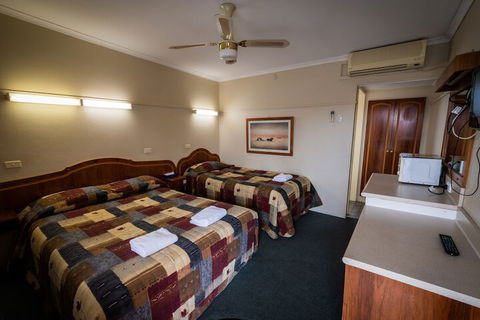 Ardeanal Motel West Wyalong - Great Ocean Road Tourism 5