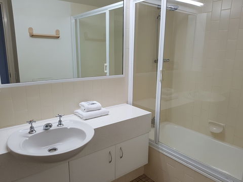 Burgess @ Kings Beach Apartments - Great Ocean Road Tourism 4