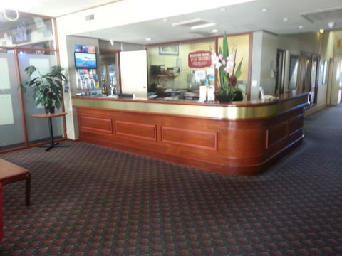 Grand Tasman Hotel - Great Ocean Road Tourism 4