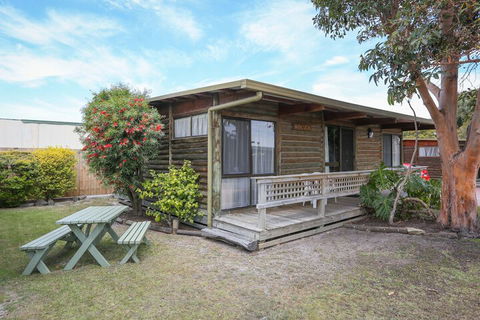 Lazy Acre Log Cabins - Great Ocean Road Tourism 6