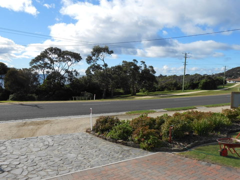 Tidelines Of Bicheno - Great Ocean Road Tourism 1