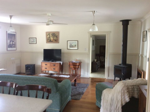 Tidelines Of Bicheno - Great Ocean Road Tourism 3