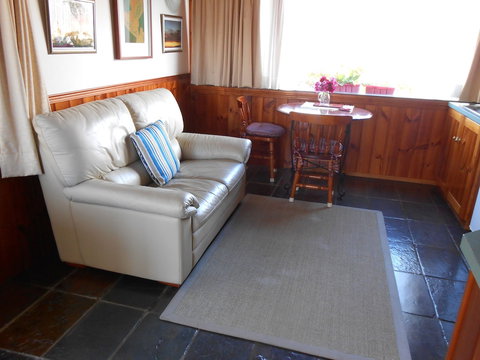 Tidelines Of Bicheno - Great Ocean Road Tourism 6