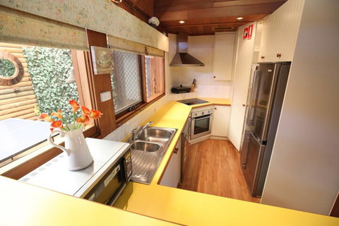 Silverpoint Accommodation - Great Ocean Road Tourism 6