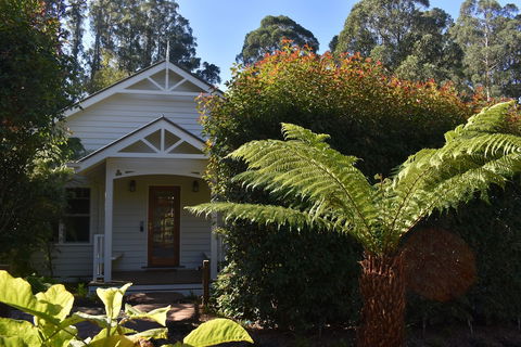 Gatehouse Cottage At Merrow Cottages - Mt Dandenong - Great Ocean Road Tourism 0