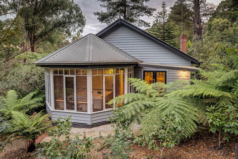 Gatehouse Cottage At Merrow Cottages - Mt Dandenong - Great Ocean Road Tourism 2