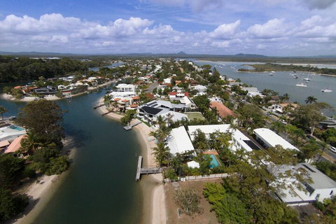 Caribbean Noosa - Great Ocean Road Tourism 1