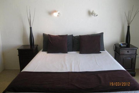 Noosa Terrace & Belmondos Waterfront Resort - Great Ocean Road Tourism 0