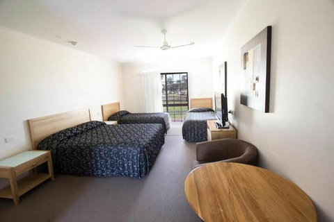 Tocumwal Golf Resort - Great Ocean Road Tourism 7