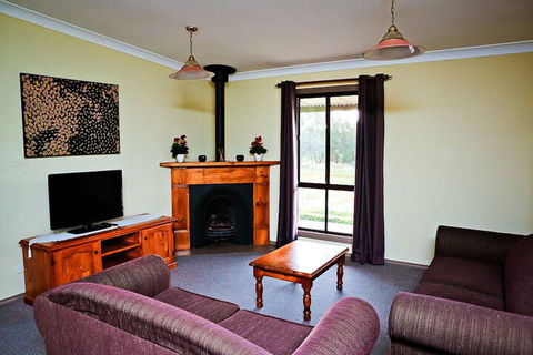 Twin Trees Country Cottages - Great Ocean Road Tourism 5