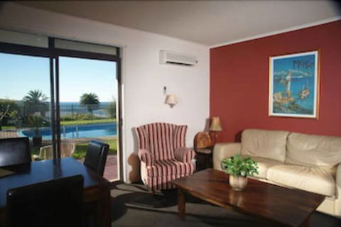 Whale Motor Inn And Restaurant - Great Ocean Road Tourism 3