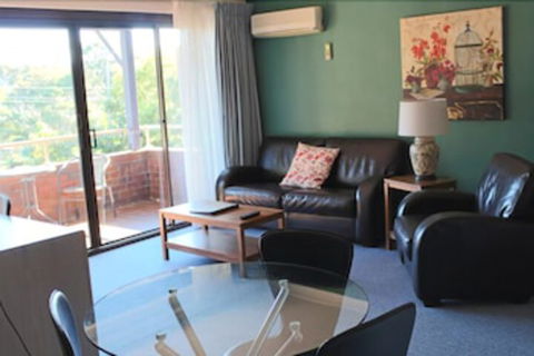 Whale Motor Inn And Restaurant - Great Ocean Road Tourism 5