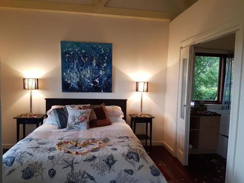 Outlook Hill Vineyard Cottages - Great Ocean Road Tourism 5