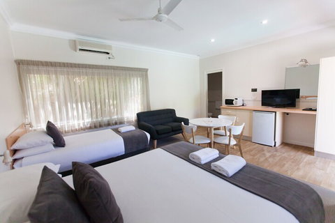 Jasmine Lodge Motel - Great Ocean Road Tourism 5