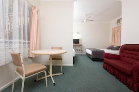 Jasmine Lodge Motel - Great Ocean Road Tourism 7