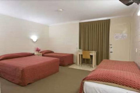 Nambour Lodge Motel - Great Ocean Road Tourism 4