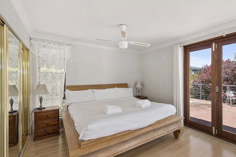 McAuleys Beach House - Great Ocean Road Tourism 1
