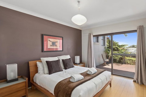 McAuleys Beach House - Great Ocean Road Tourism 2