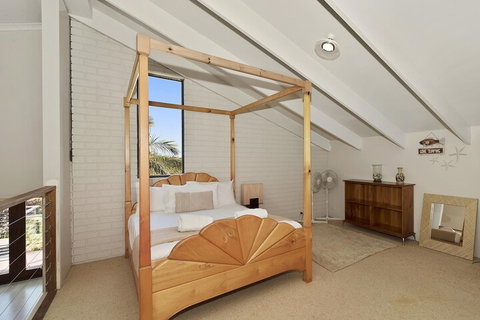 McAuleys Beach House - Great Ocean Road Tourism 4