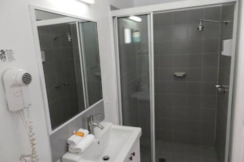 Ocean Shores Motel - Great Ocean Road Tourism 4