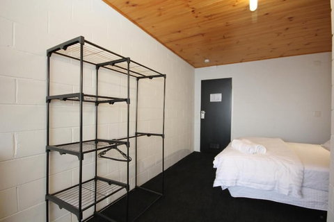 Falls Creek Hotel - Great Ocean Road Tourism 4