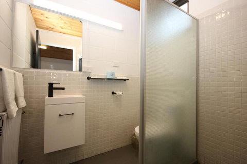 Falls Creek Hotel - Great Ocean Road Tourism 5