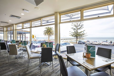 Esplanade Hotel - Great Ocean Road Tourism 6