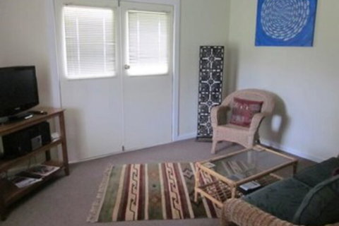 Lakes Waterfront Motel & Holiday Cottages - Great Ocean Road Tourism 7