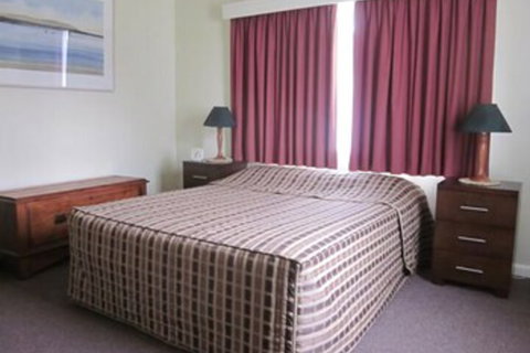 Lakes Waterfront Motel & Holiday Cottages - Great Ocean Road Tourism 5