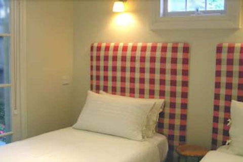 Camellia Cottage Bed & Breakfast - Great Ocean Road Tourism 1