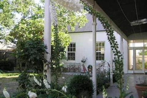 Camellia Cottage Bed & Breakfast - Great Ocean Road Tourism 5