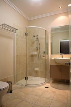 Emerald Executive Apartments - Great Ocean Road Tourism 2