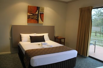 Emerald Executive Apartments - Great Ocean Road Tourism 1